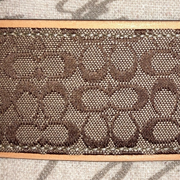 Authentic Coach Woven Jacquard Leather Tan Belt Brass Buckle sz Medium - Picture 8 of 12